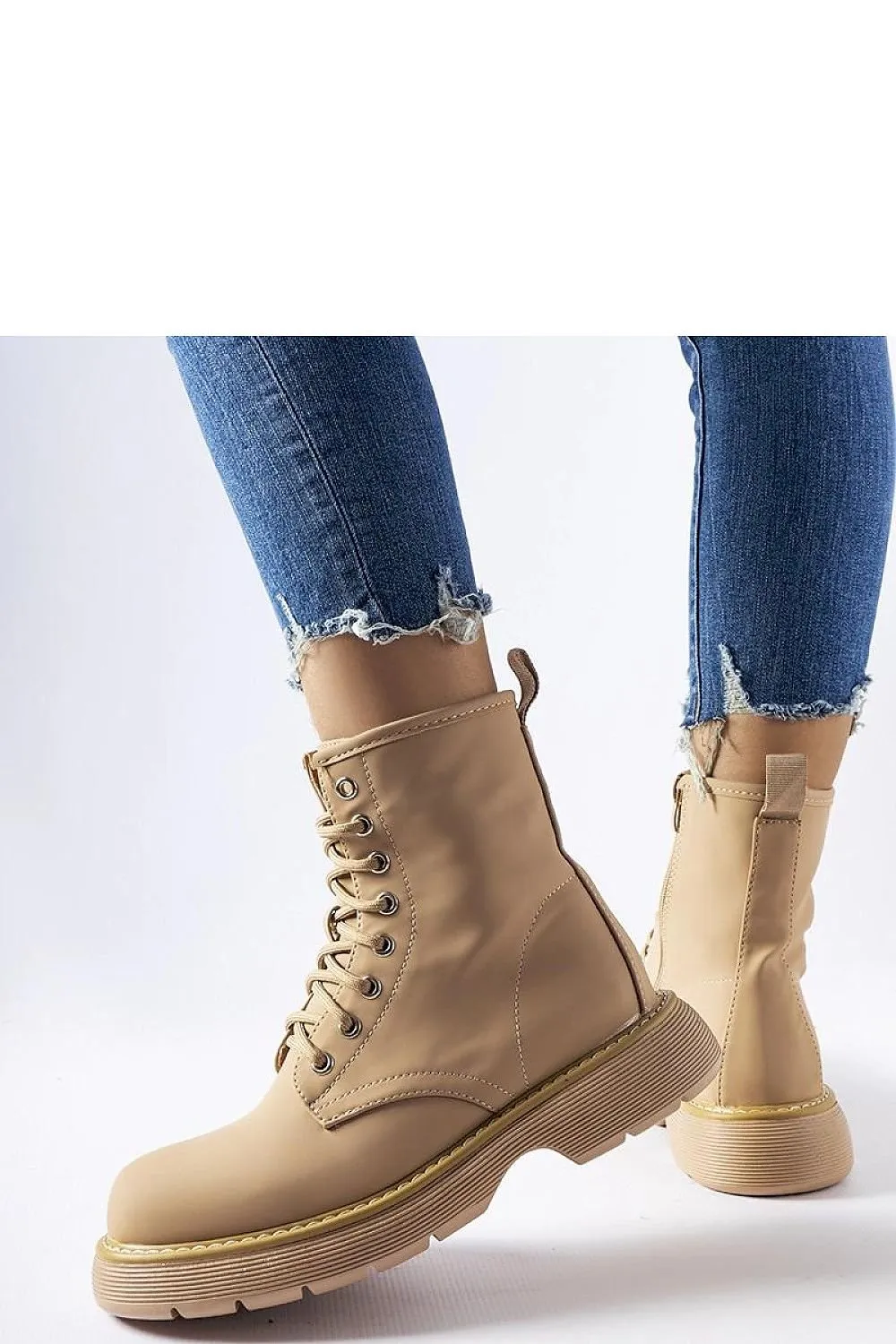 Dark beige classic trapper shoes