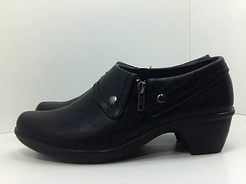 Easy Street Womens Clog Closed Toe None Flats Size 8 Pair of Shoes