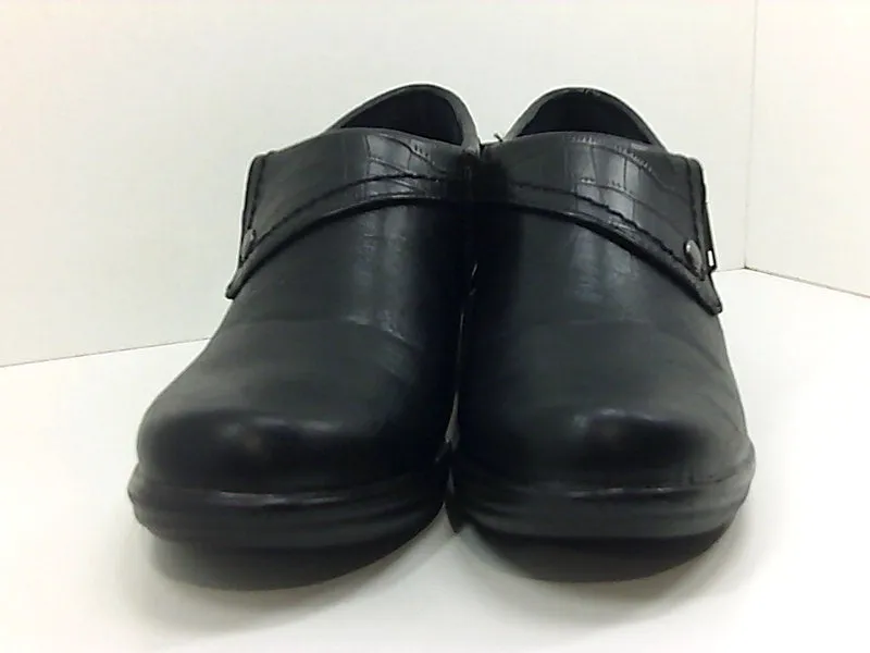 Easy Street Womens Clog Closed Toe None Flats Size 8 Pair of Shoes