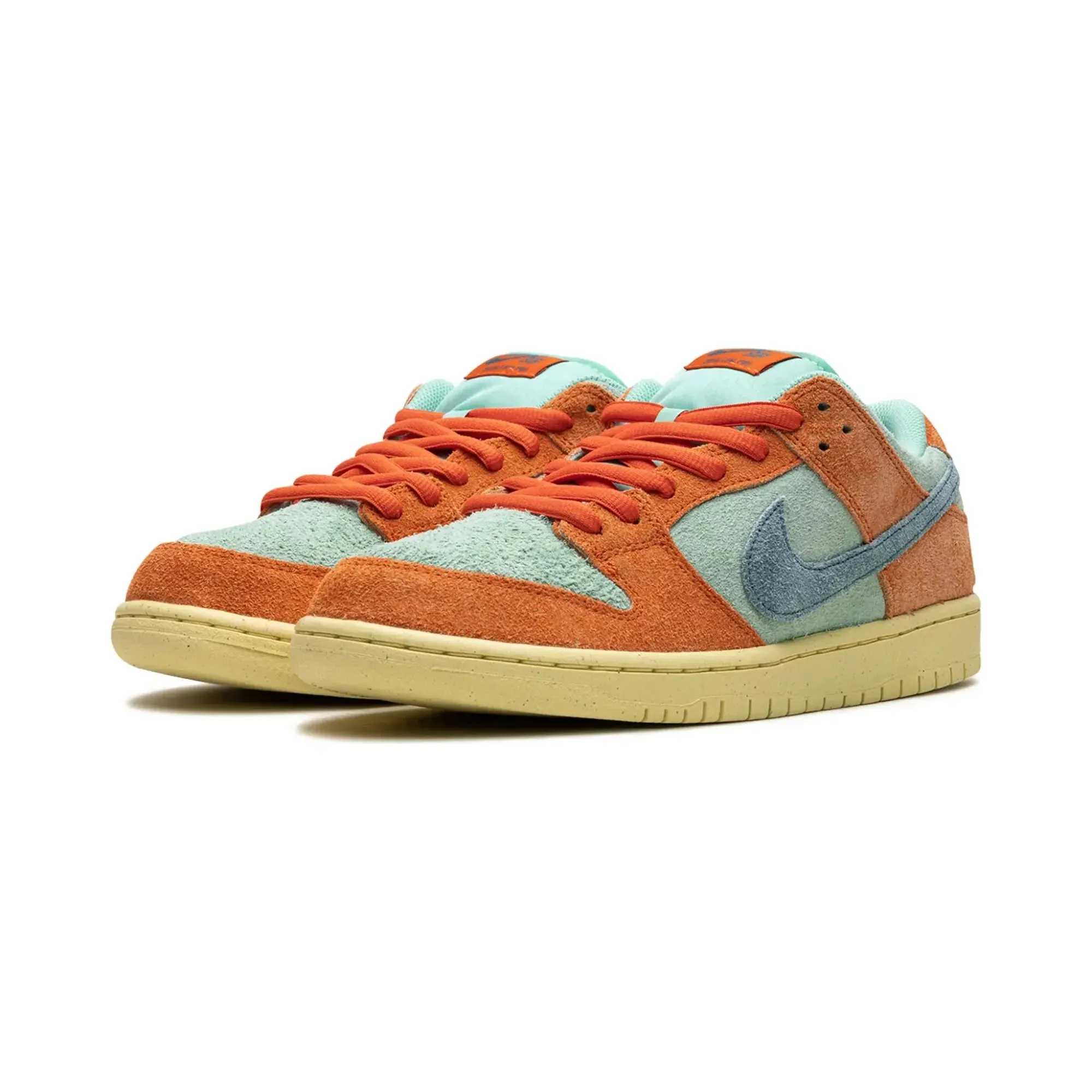 Nike SB Dunk Low "Orange Emerald Rise"