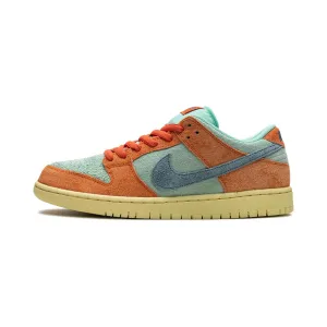 Nike SB Dunk Low "Orange Emerald Rise"